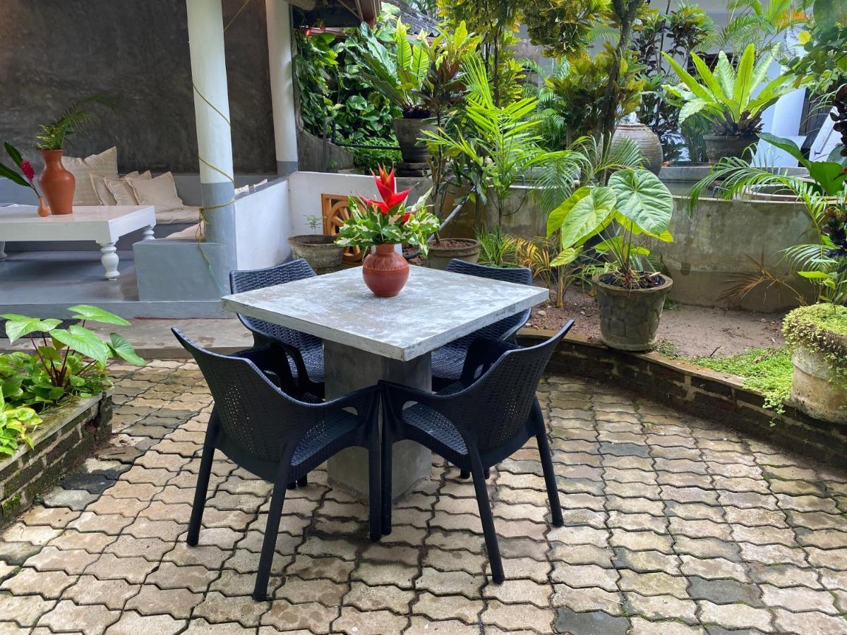 Hotel & Olu Cafe Unawatuna