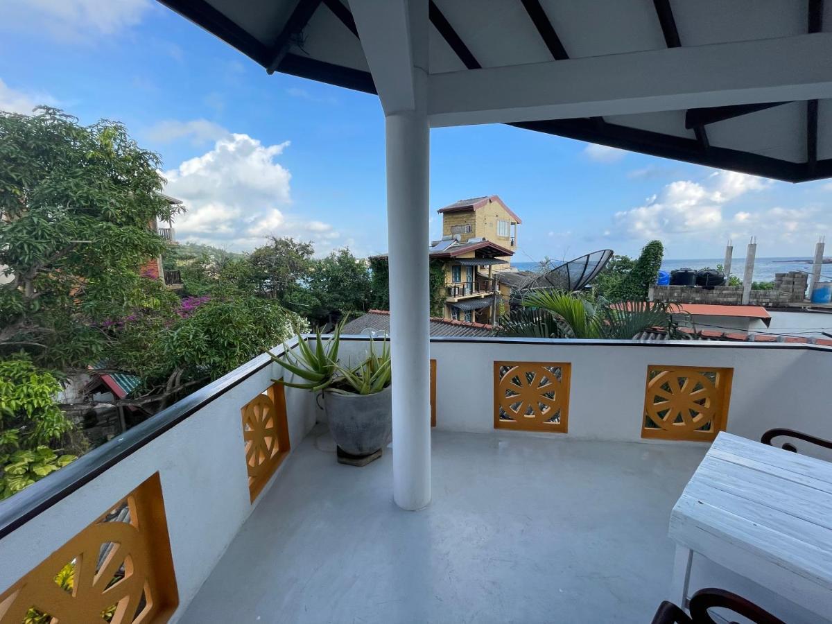 & Olu Cafe Unawatuna
