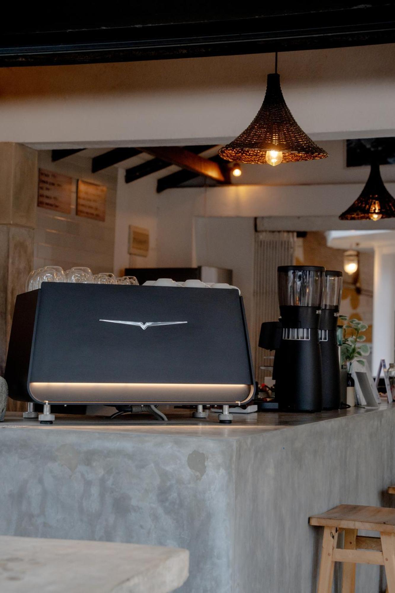 & Olu Cafe 2*